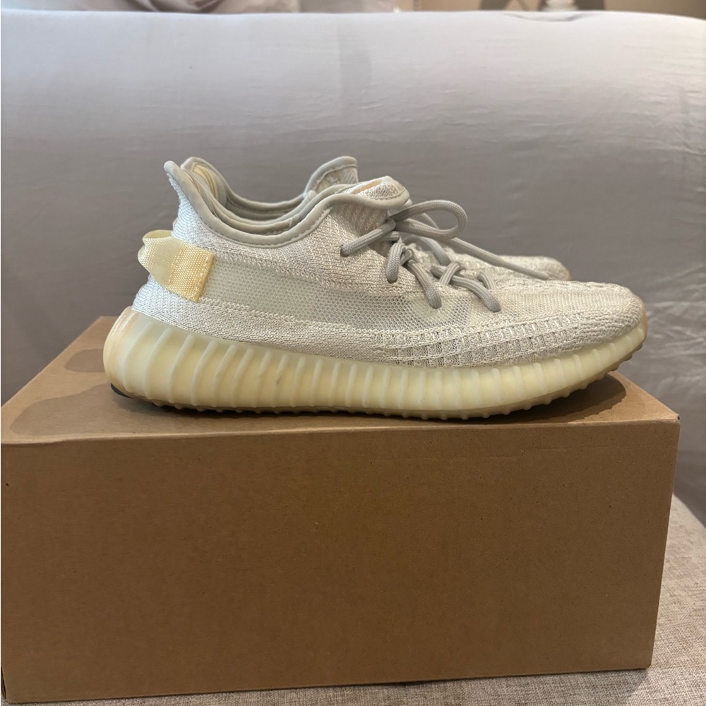 Yeezy Cream Sneakers with Primeknit Upper and Boost Cushioning